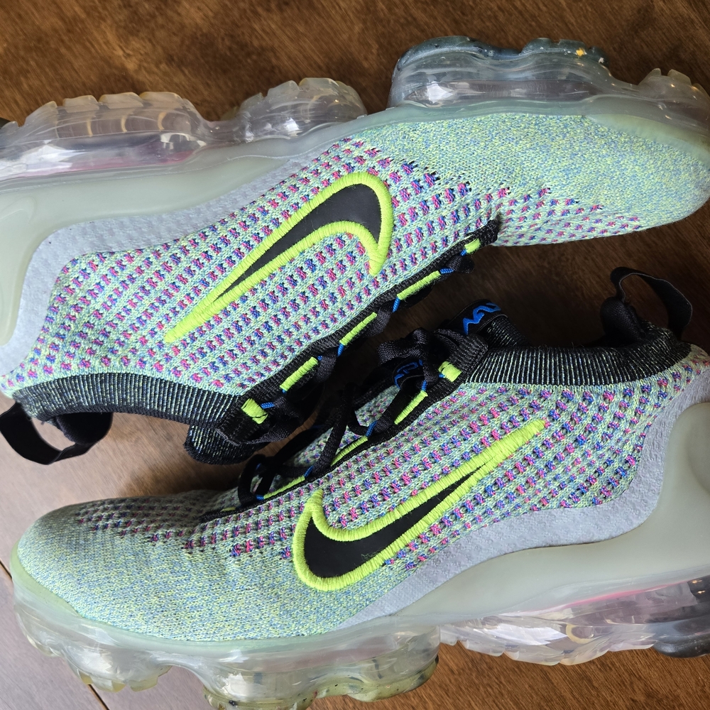 Nike Air VaporMax Flyknit Sneakers Multicolor Youth 6Y Women’s 7.5